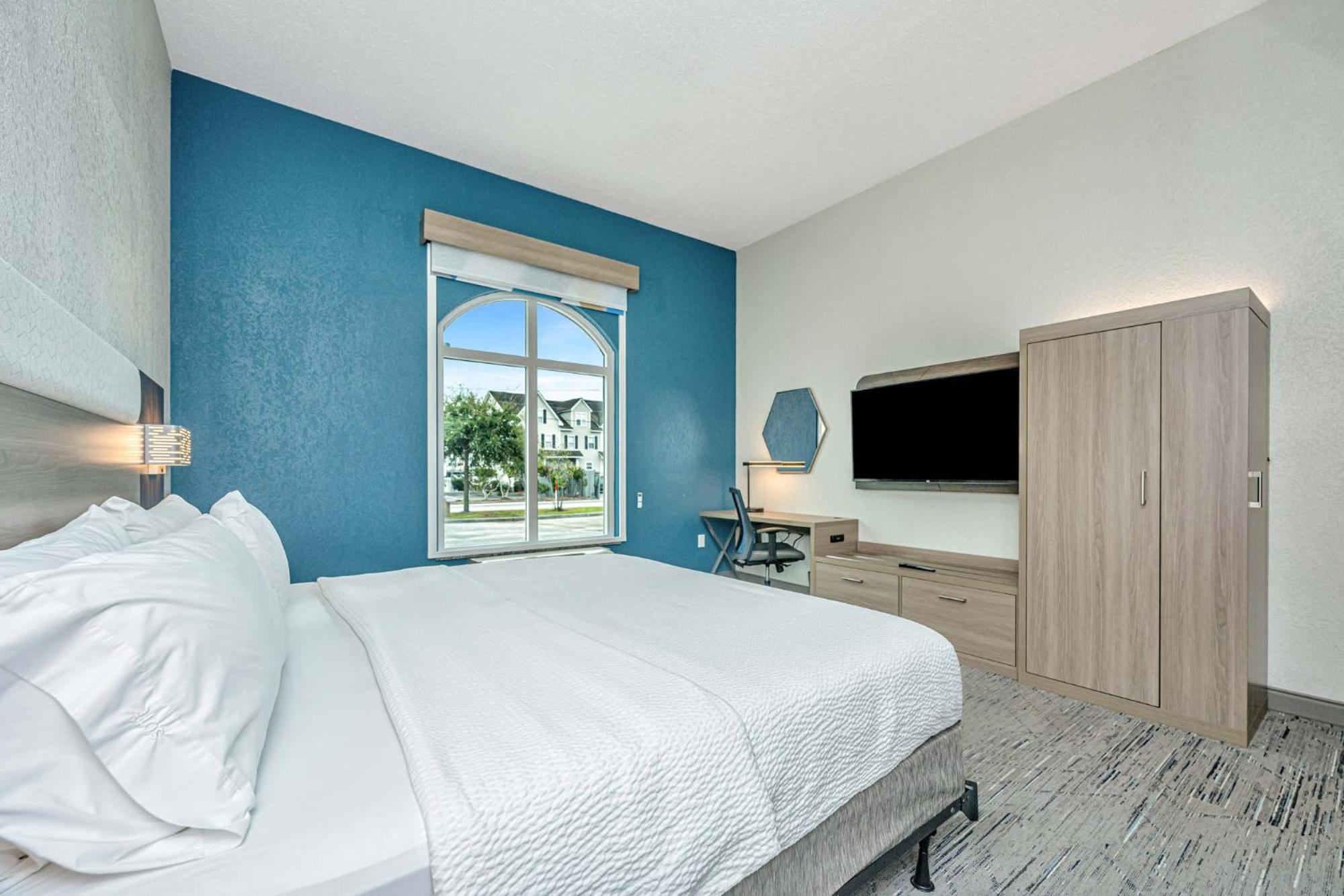 Holiday Inn Express & Suites Charleston Arpt-Conv Ctr Area By Ihg North Charleston Exterior photo