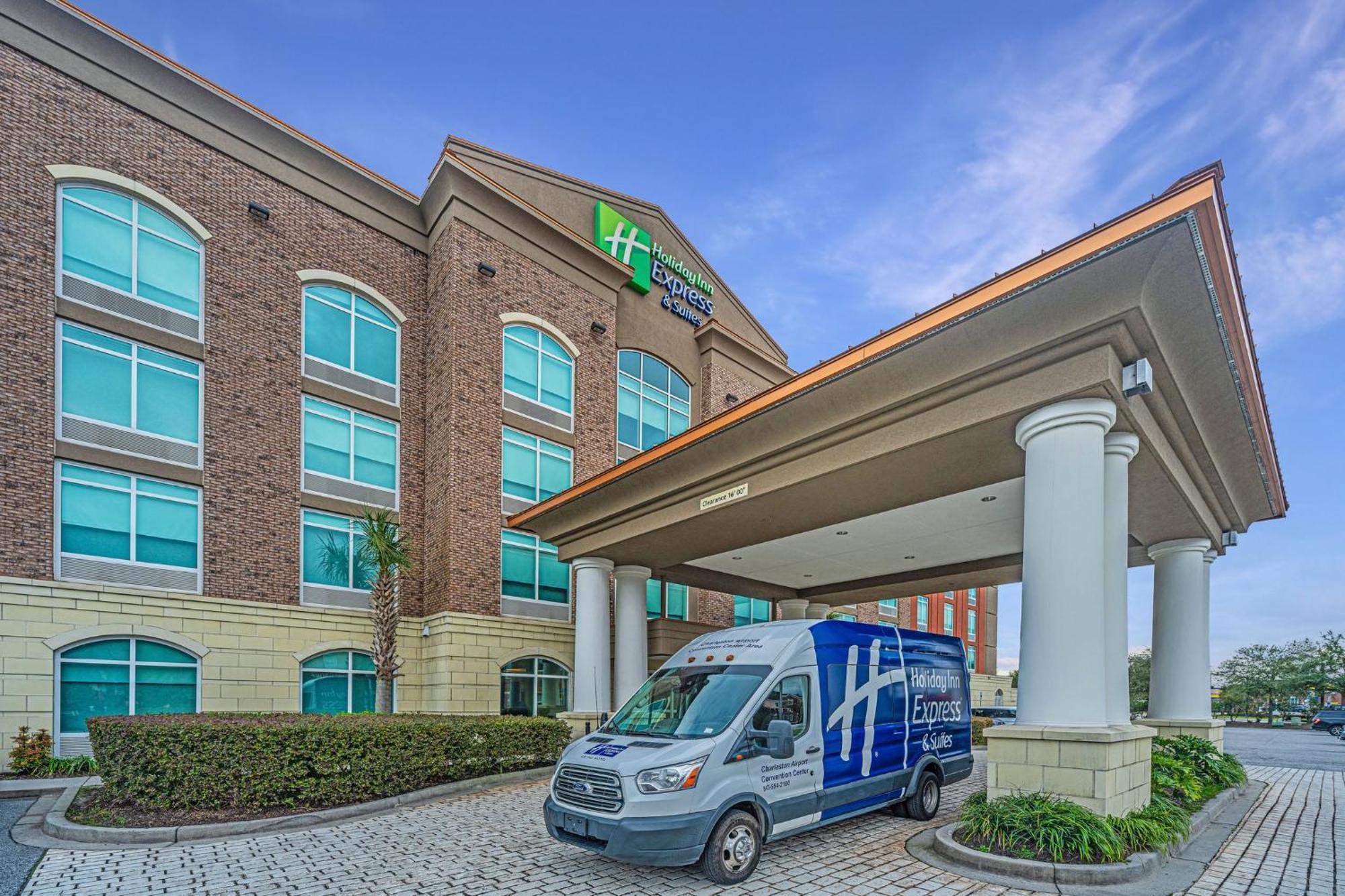 Holiday Inn Express & Suites Charleston Arpt-Conv Ctr Area By Ihg North Charleston Exterior photo